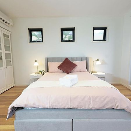 Luxury 7Brm Entire House Lakeview Blackswans Wifi Bbq Resort Point Cook Esterno foto