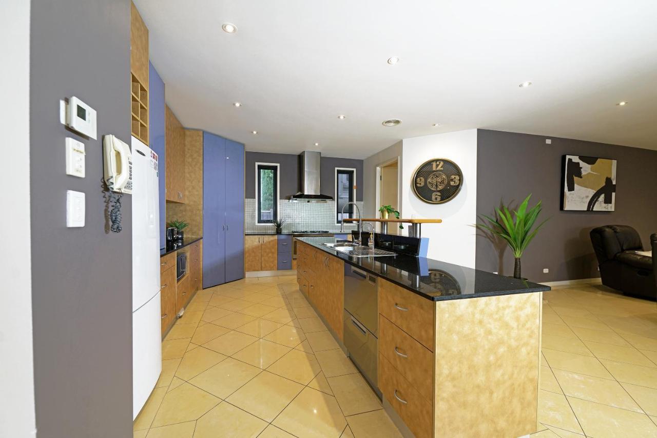 Luxury 7Brm Entire House Lakeview Blackswans Wifi Bbq Resort Point Cook Esterno foto