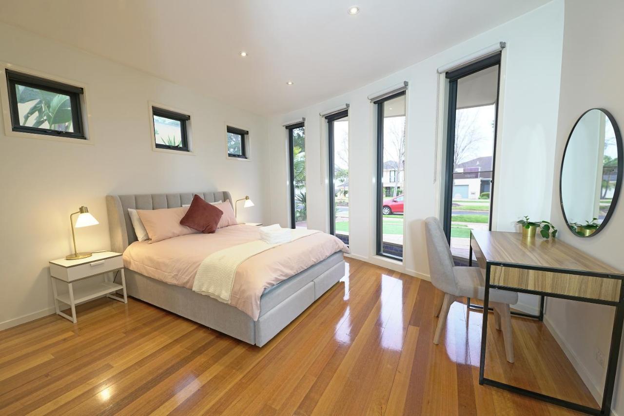 Luxury 7Brm Entire House Lakeview Blackswans Wifi Bbq Resort Point Cook Esterno foto