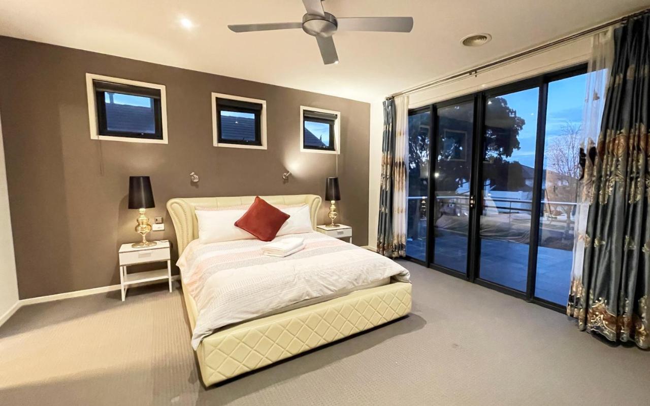 Luxury 7Brm Entire House Lakeview Blackswans Wifi Bbq Resort Point Cook Esterno foto