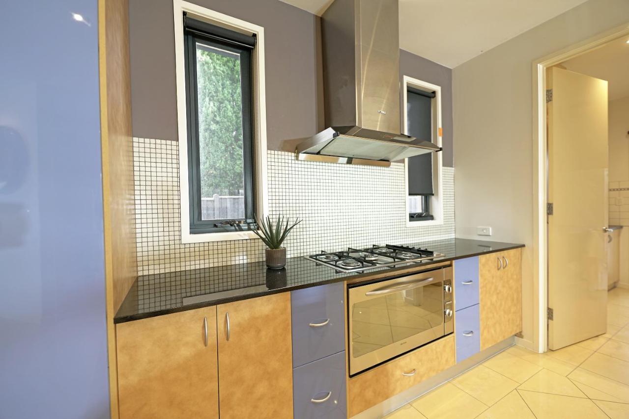 Luxury 7Brm Entire House Lakeview Blackswans Wifi Bbq Resort Point Cook Esterno foto